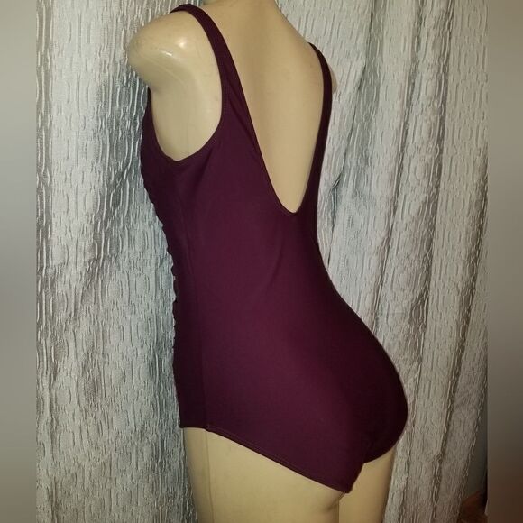 Swim suit med new no tags - Picture 3 of 7